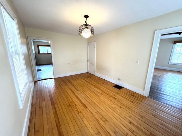 2072 North Main Street, Londonderry, VT 05148