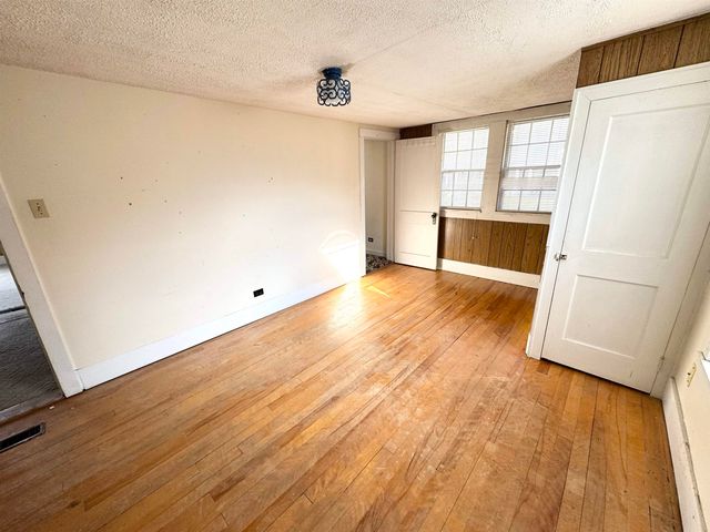 2072 North Main Street, Londonderry, VT 05148