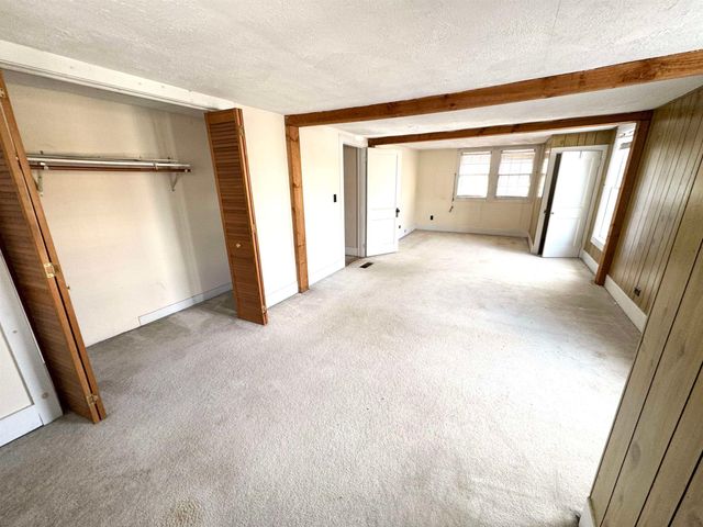 2072 North Main Street, Londonderry, VT 05148