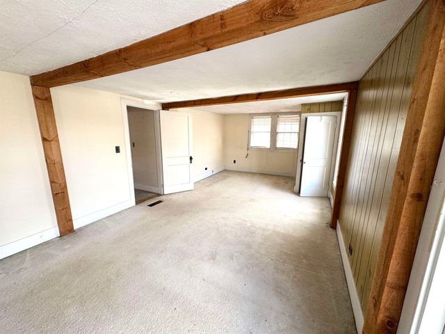 2072 North Main Street, Londonderry, VT 05148