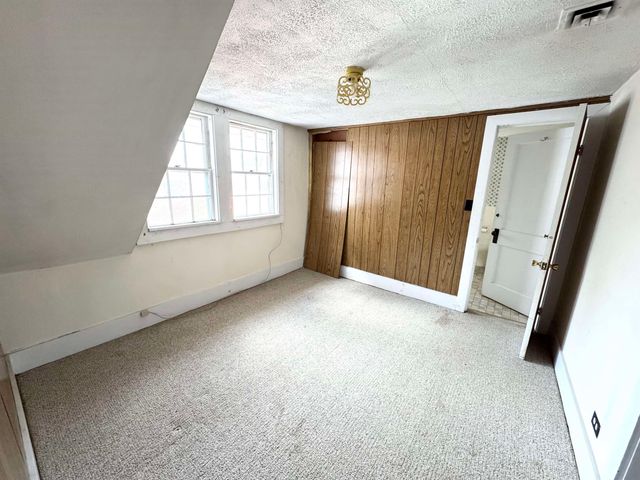 2072 North Main Street, Londonderry, VT 05148