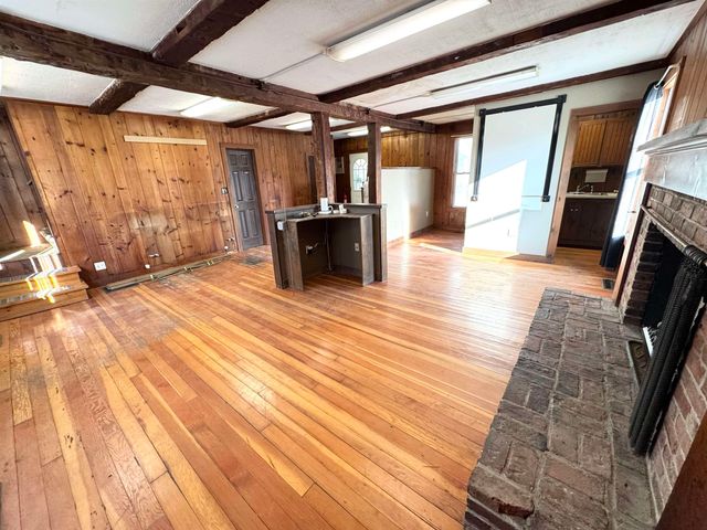 2072 North Main Street, Londonderry, VT 05148