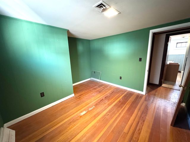 2072 North Main Street, Londonderry, VT 05148