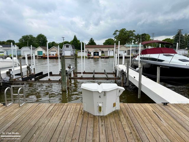 6 Pine River Club, St Clair, MI 48079