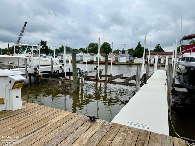 6 Pine River Club, St Clair, MI 48079