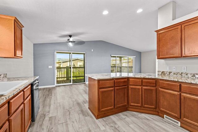 5076 Leonard Road 27, Grants Pass, OR 97527