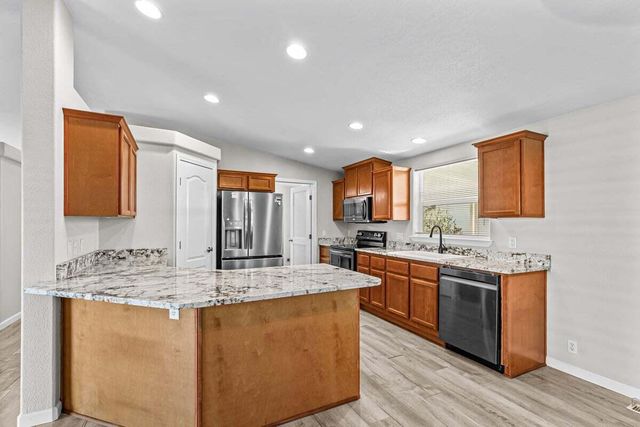 5076 Leonard Road 27, Grants Pass, OR 97527