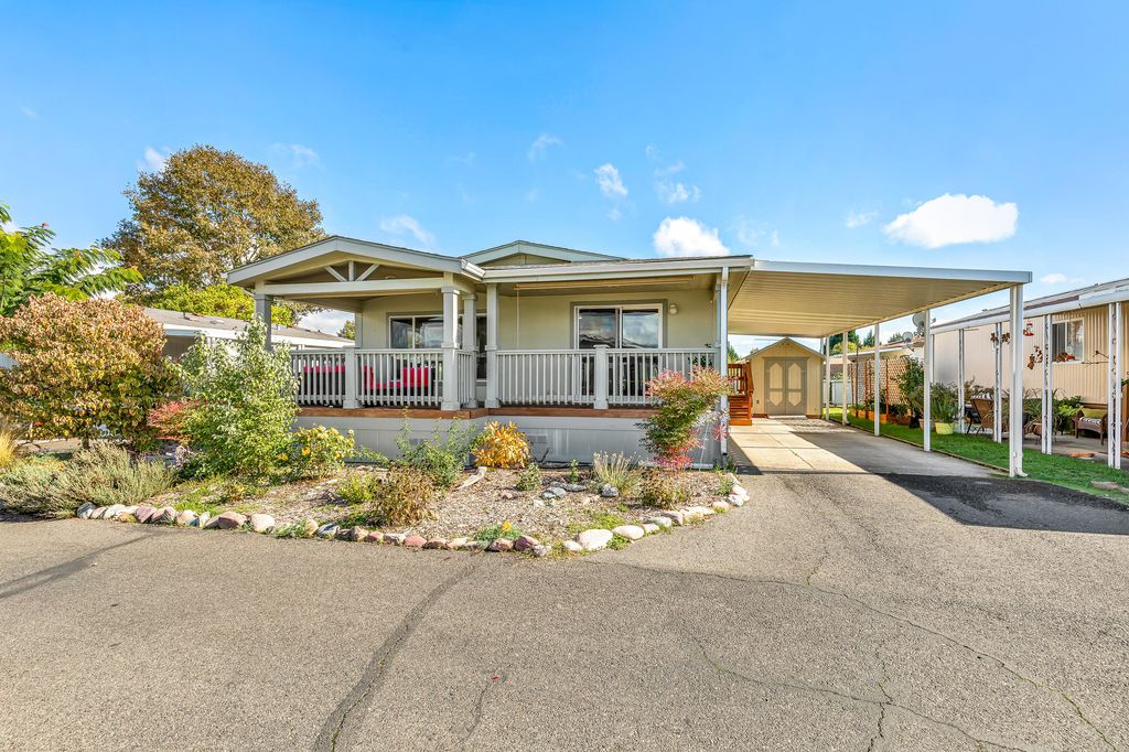 5076 Leonard Road 27, Grants Pass, OR 97527