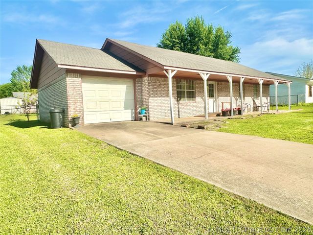 318 Ted Allen Lane, Stigler, OK 74462
