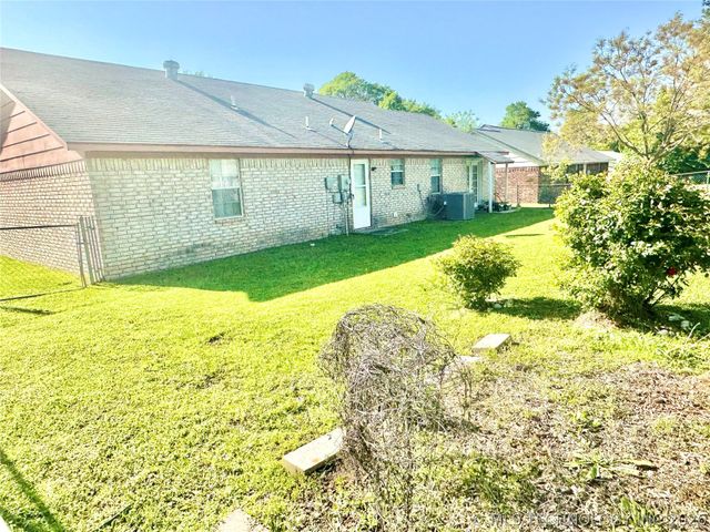 318 Ted Allen Lane, Stigler, OK 74462