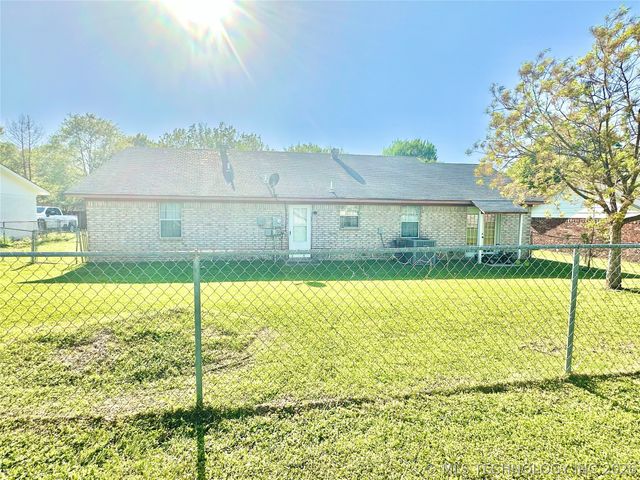 318 Ted Allen Lane, Stigler, OK 74462