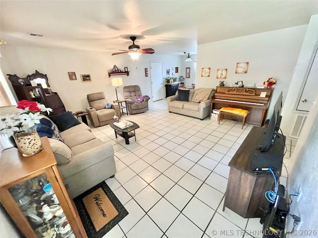 318 Ted Allen Lane, Stigler, OK 74462