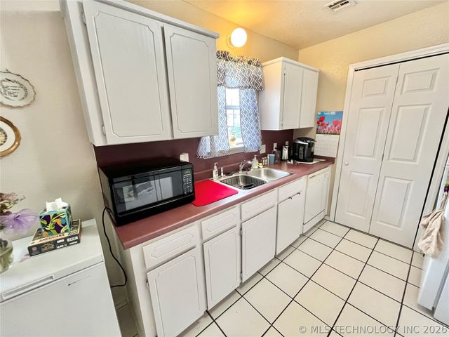 318 Ted Allen Lane, Stigler, OK 74462