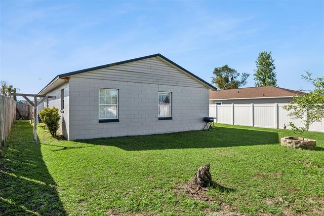 23 CAYMAN CIRCLE, Umatilla, FL 32784