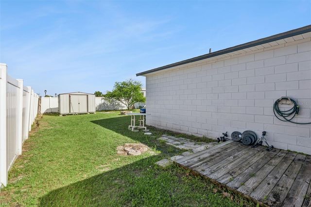 23 CAYMAN CIRCLE, Umatilla, FL 32784