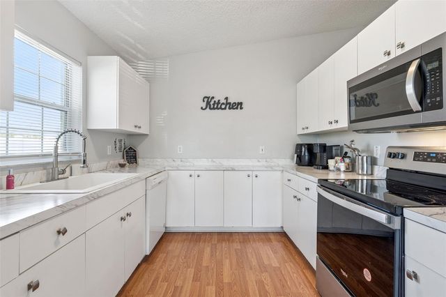 23 CAYMAN CIRCLE, Umatilla, FL 32784