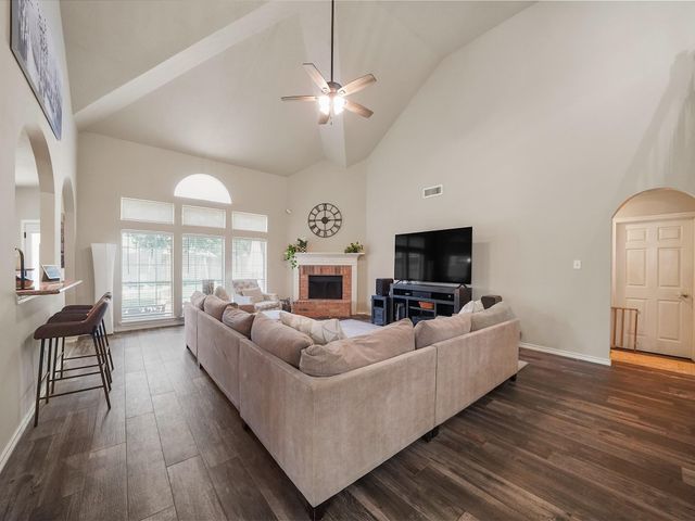 719 Rock Springs Drive, Richmond, TX 77469