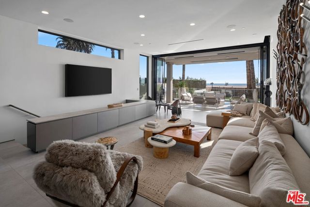 940 Palisades Beach Road, Santa Monica, CA 90403