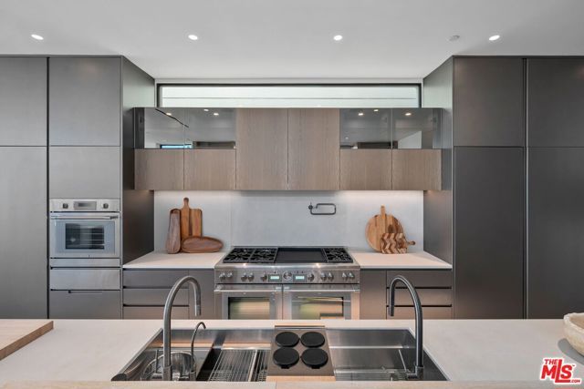 940 Palisades Beach Road, Santa Monica, CA 90403