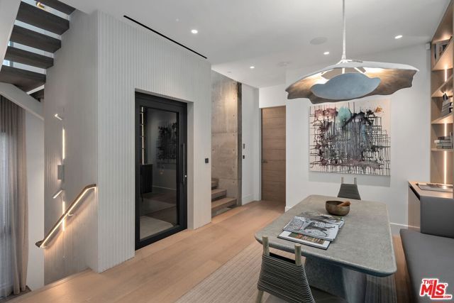 940 Palisades Beach Road, Santa Monica, CA 90403