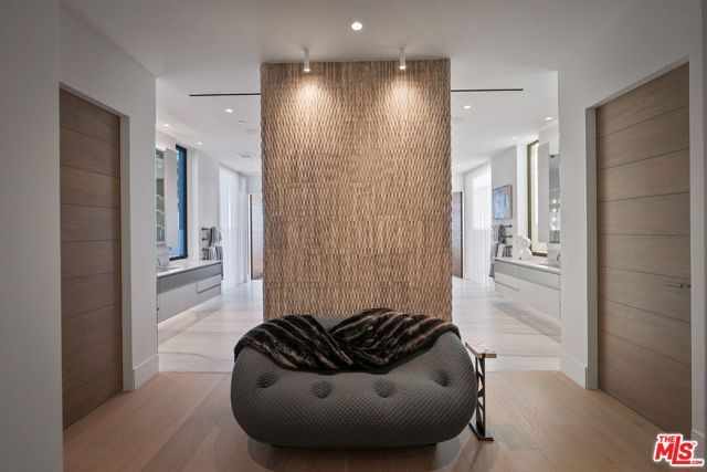 940 Palisades Beach Road, Santa Monica, CA 90403