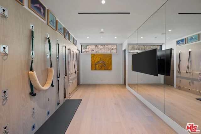 940 Palisades Beach Road, Santa Monica, CA 90403