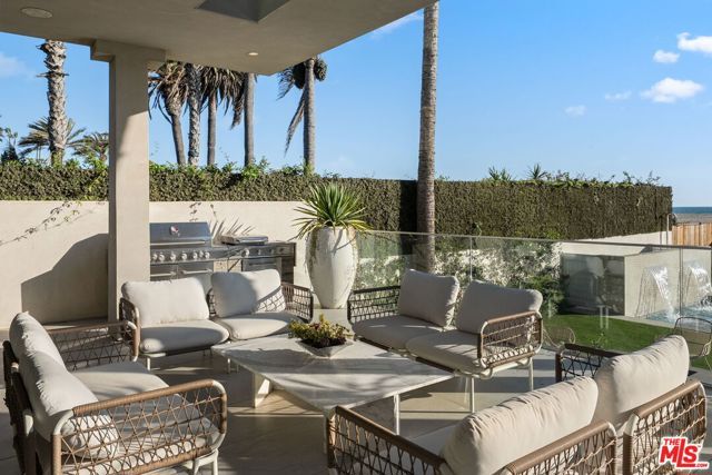 940 Palisades Beach Road, Santa Monica, CA 90403