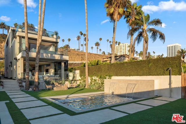 940 Palisades Beach Road, Santa Monica, CA 90403