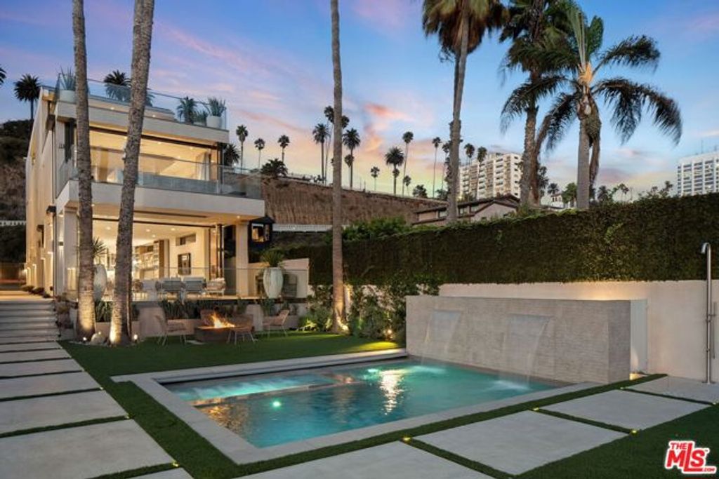 940 Palisades Beach Road, Santa Monica, CA 90403