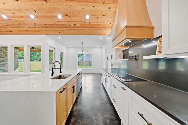 270 Arrowhead Road, Greenbrier, AR 72058