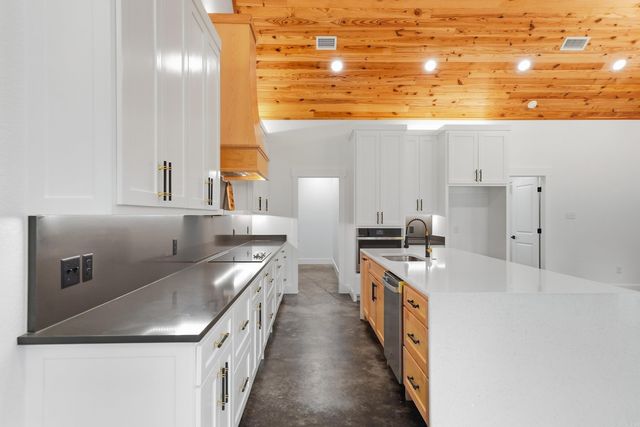 270 Arrowhead Road, Greenbrier, AR 72058