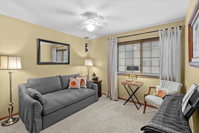 1017 Brookdale Drive, Carpentersville, IL 60110