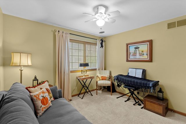 1017 Brookdale Drive, Carpentersville, IL 60110