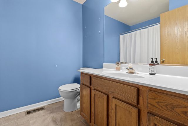 1017 Brookdale Drive, Carpentersville, IL 60110