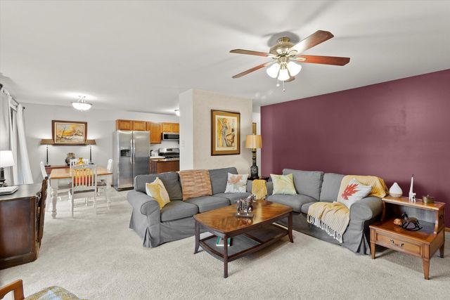 1017 Brookdale Drive, Carpentersville, IL 60110