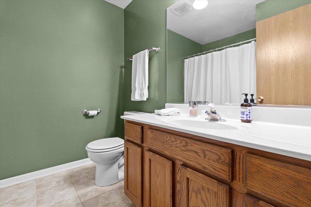 1017 Brookdale Drive, Carpentersville, IL 60110