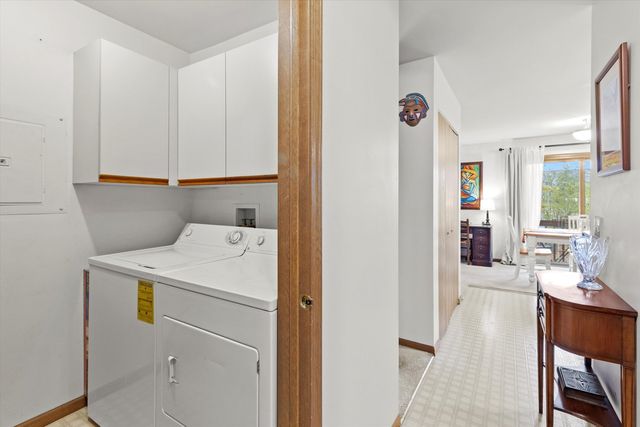 1017 Brookdale Drive, Carpentersville, IL 60110