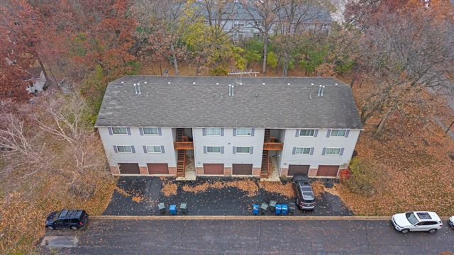 1017 Brookdale Drive, Carpentersville, IL 60110