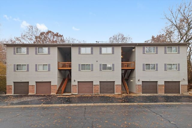 1017 Brookdale Drive, Carpentersville, IL 60110