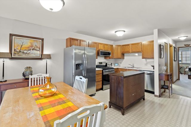 1017 Brookdale Drive, Carpentersville, IL 60110