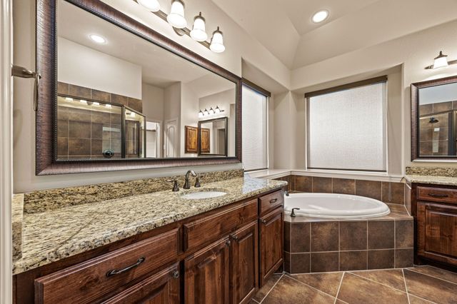 6913 Bobwhite Drive, North Richland Hills, TX 76182