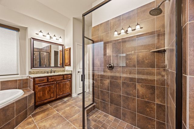 6913 Bobwhite Drive, North Richland Hills, TX 76182