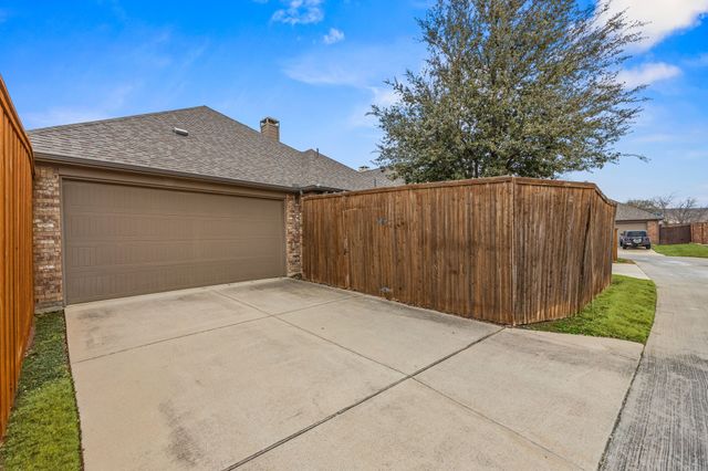 6913 Bobwhite Drive, North Richland Hills, TX 76182