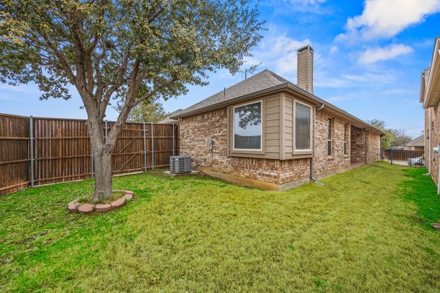6913 Bobwhite Drive, North Richland Hills, TX 76182
