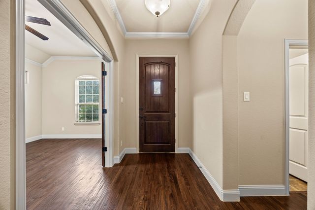 6913 Bobwhite Drive, North Richland Hills, TX 76182