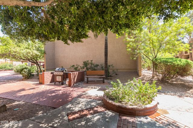 3031 N CIVIC CENTER Plaza 302, Scottsdale, AZ 85251