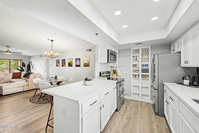3031 N CIVIC CENTER Plaza 302, Scottsdale, AZ 85251