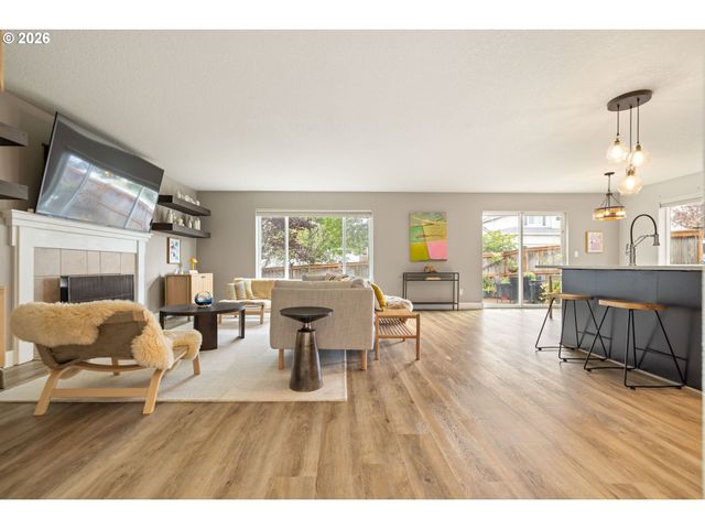 38853 REDWOOD St, Sandy, OR 97055