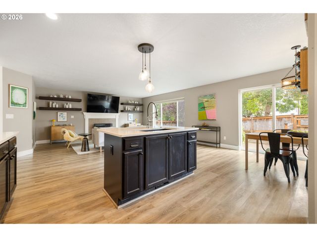 38853 REDWOOD St, Sandy, OR 97055