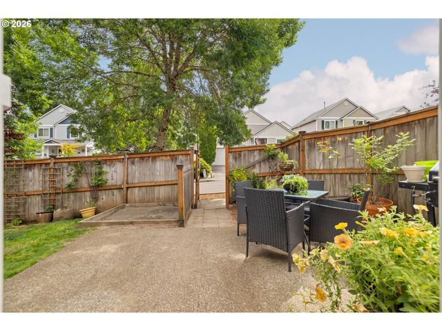 38853 REDWOOD St, Sandy, OR 97055